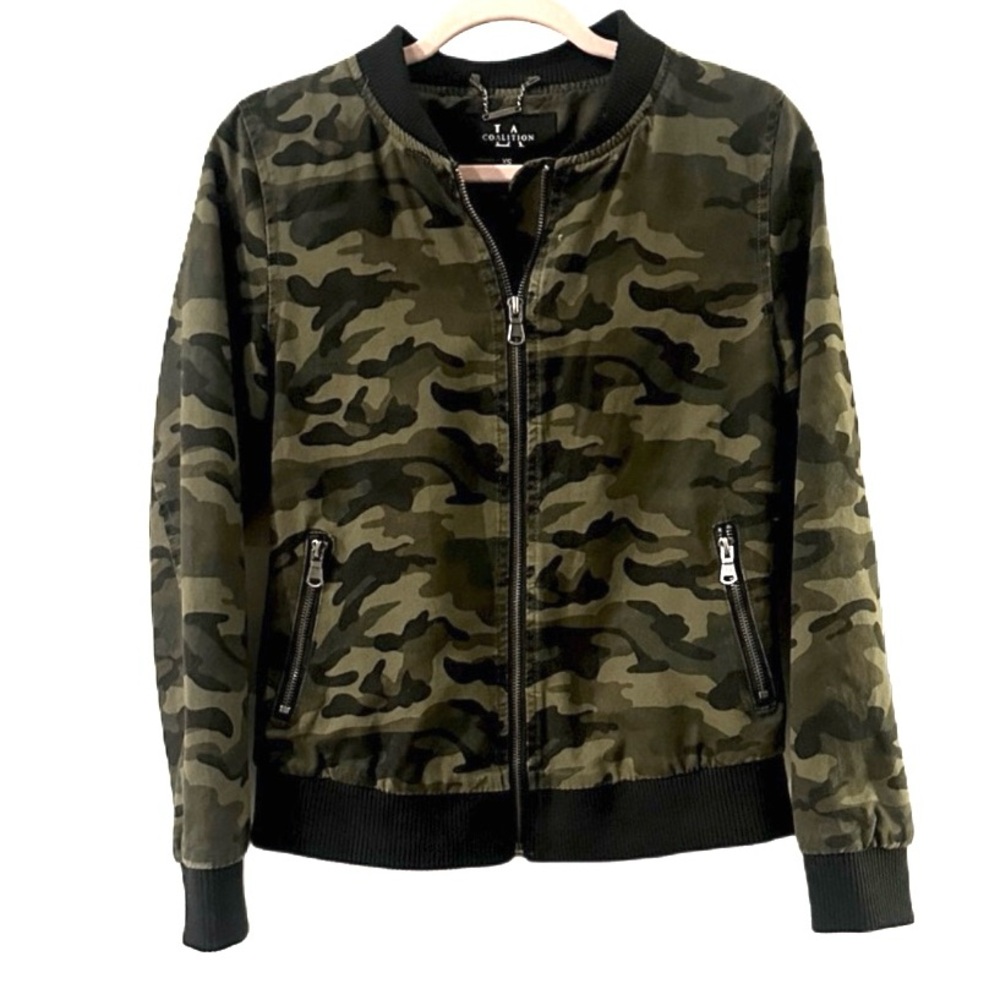 La Coalition size Xs Camouflage Bomber Jacket